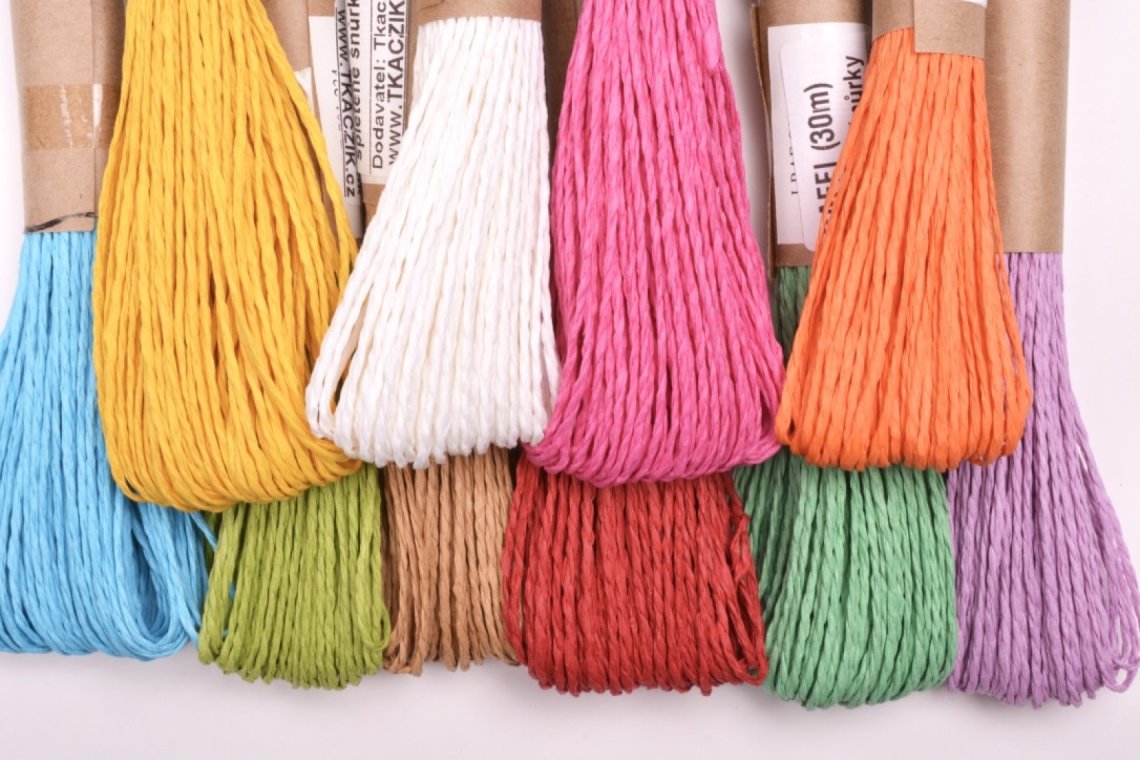 Spletená šnůrka z RAFFI šíře 2mm svazek 30m