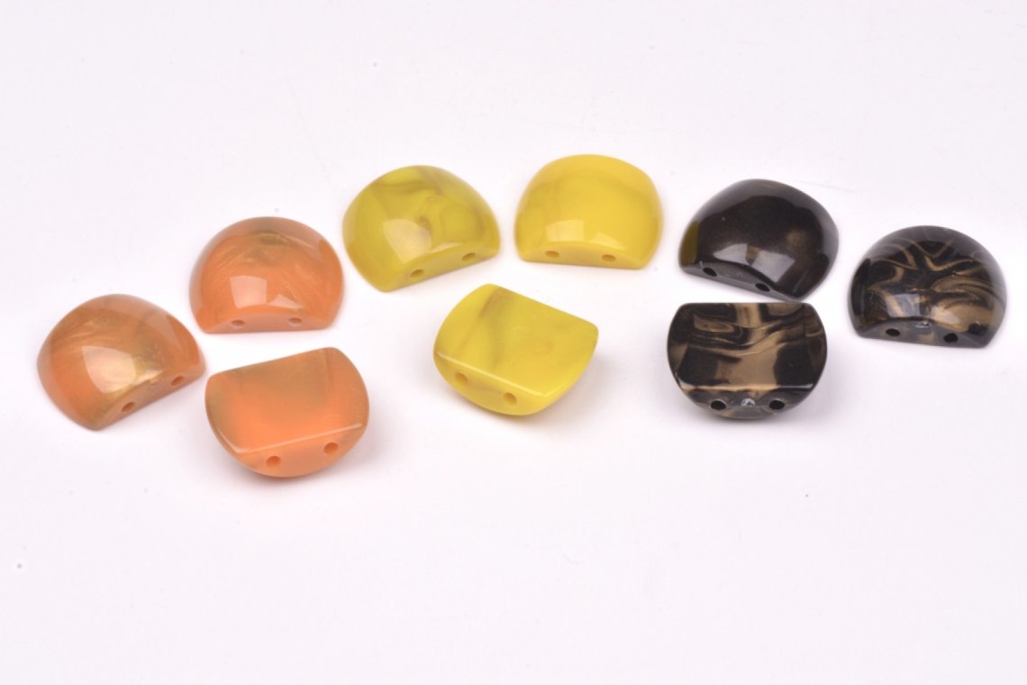 Korálky 717 plastové dvoudírkové