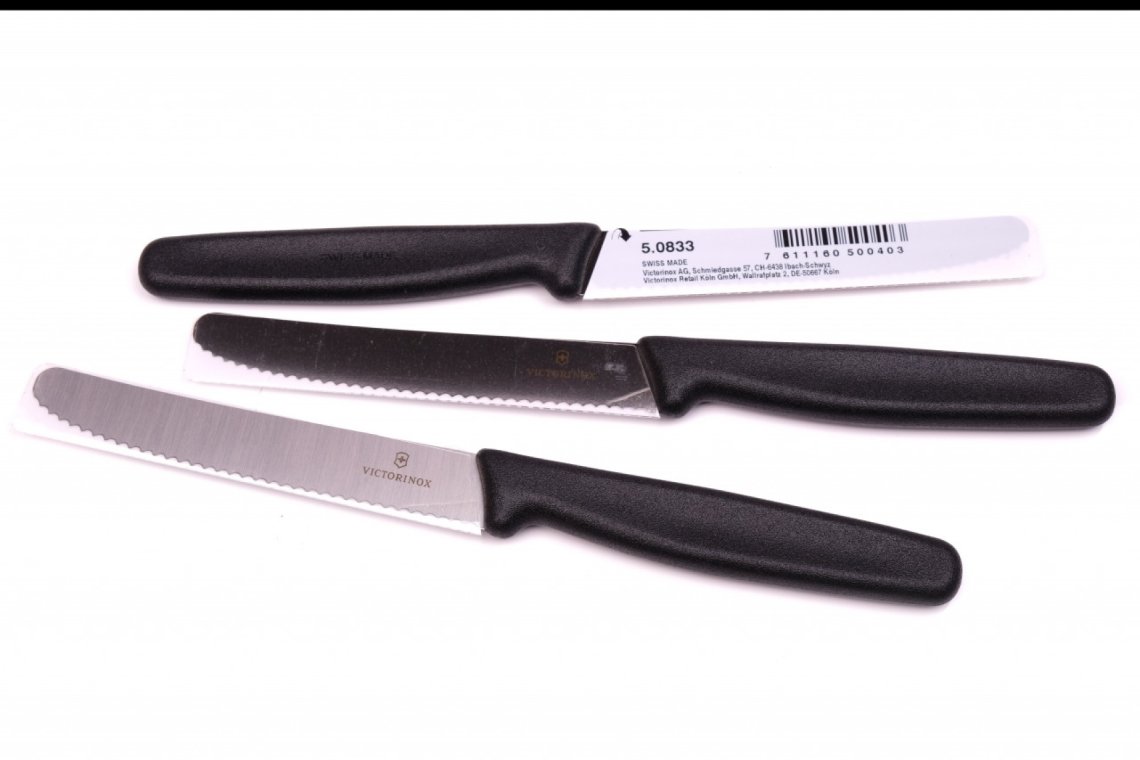 Univerzální vroubkovaný nůž 11cm Victorinox