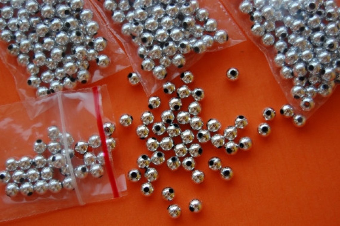 Korálky plastové stříbrné 5g