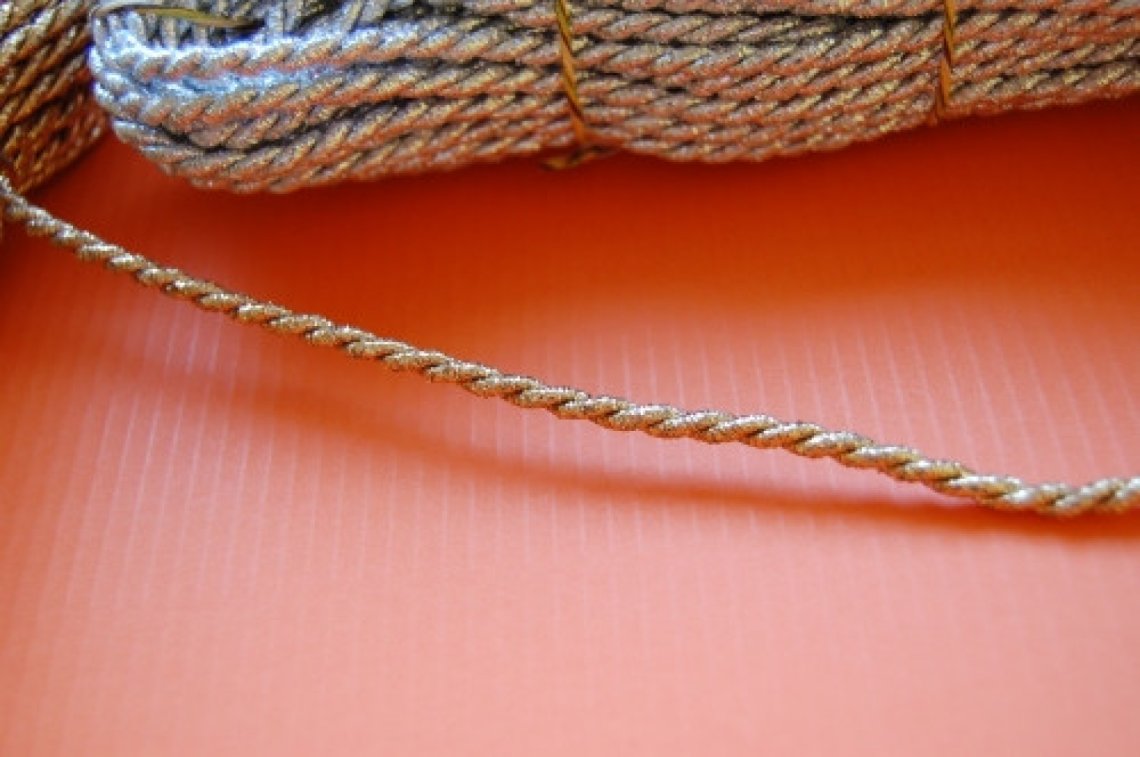 Kroucená šnůrka rexorová šíře 4mm