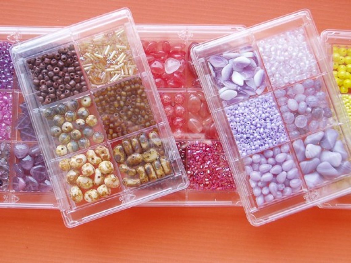 Korálky skleněné sada 80g