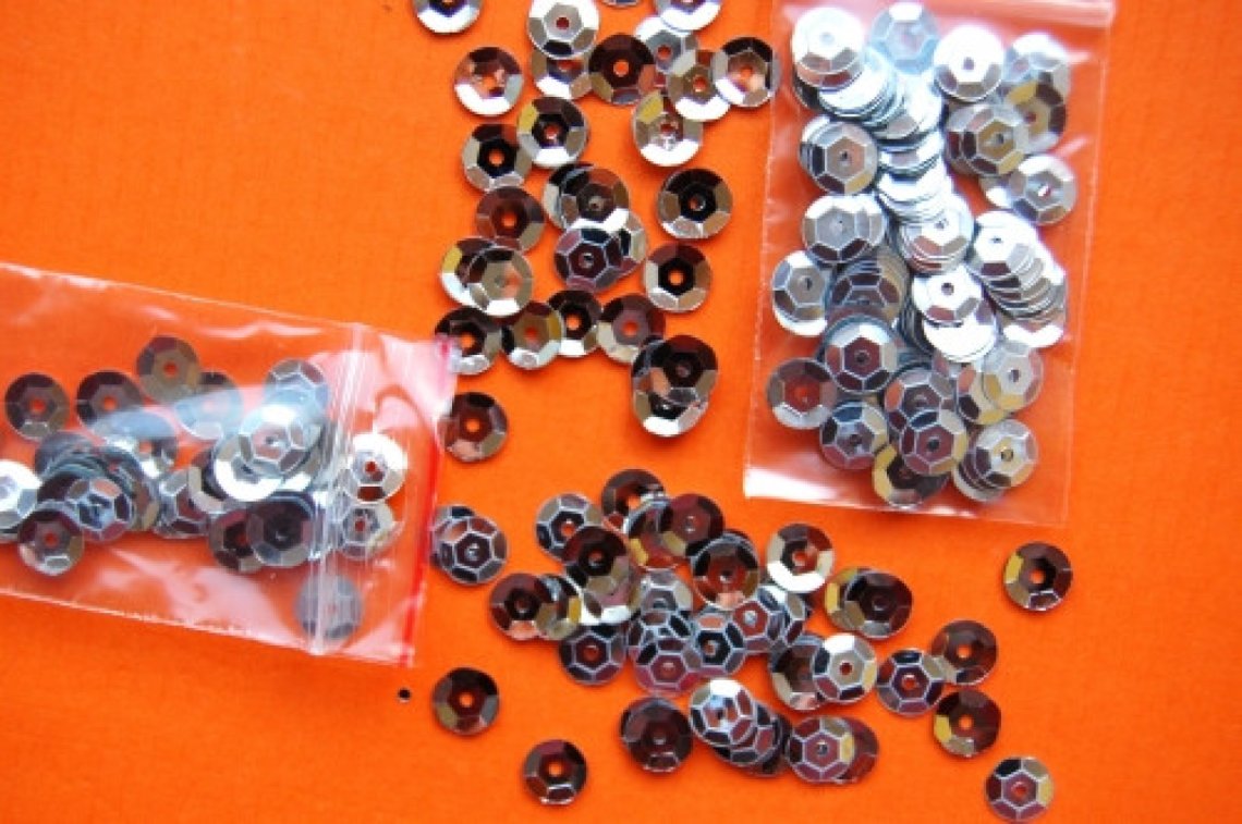 Flitry sypané 703 vel.8mm, balení 3g lomené