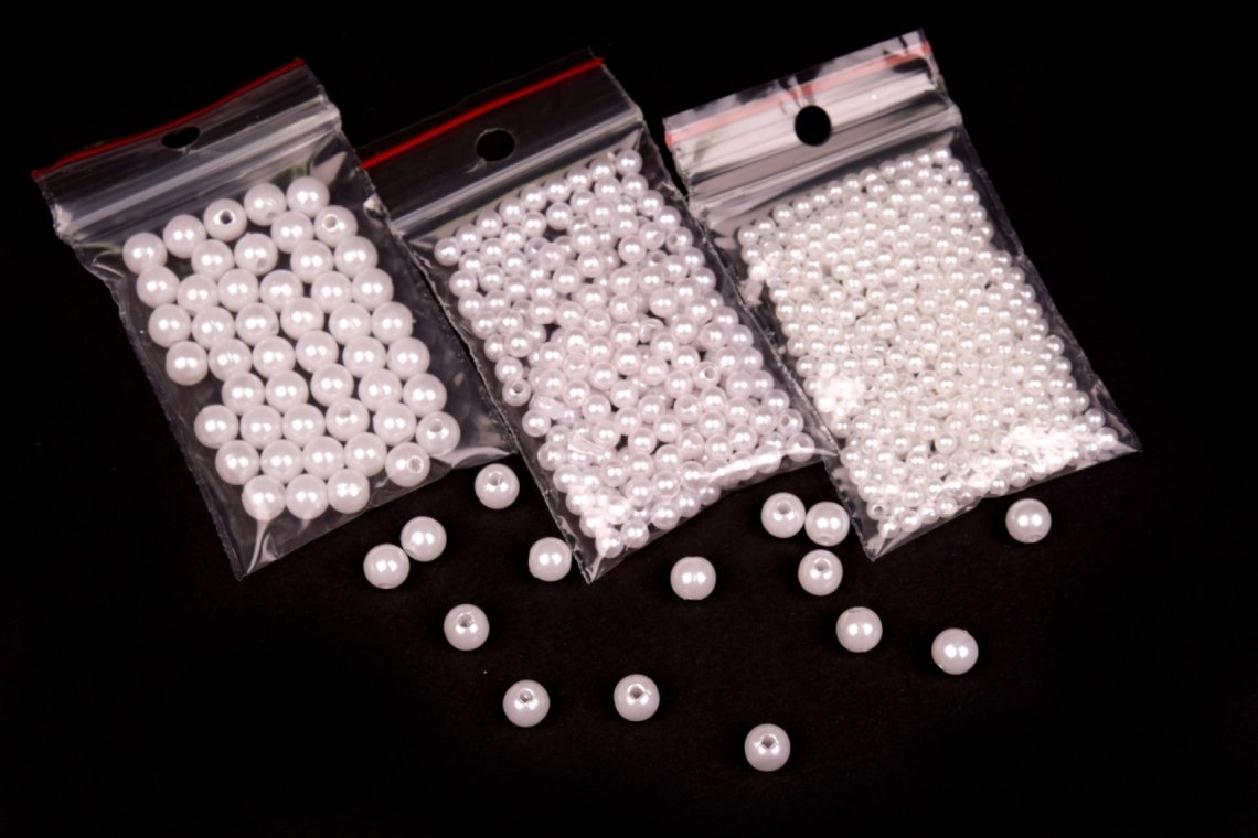 Korálky plastové PERL bílé kulaté mix vel.3,4,5mm balení 5g