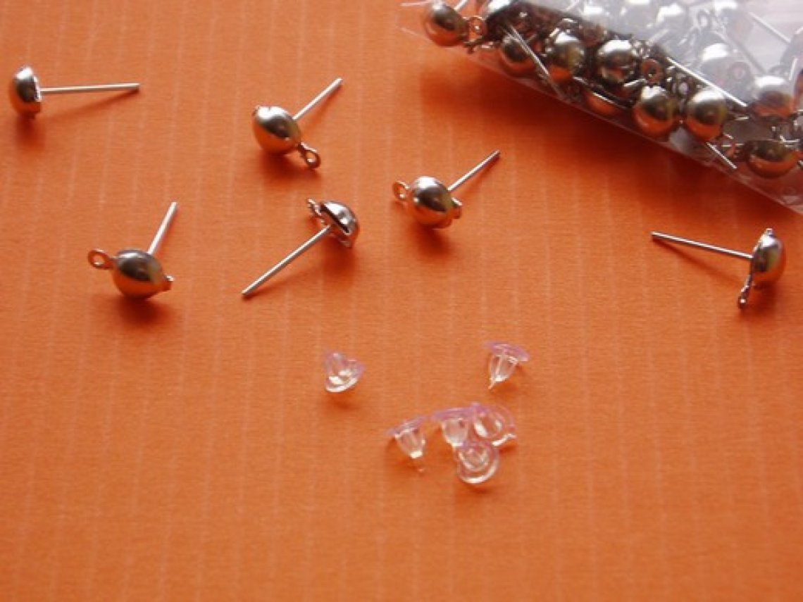 Naušnicová tyčinka s pojistkou nikl 6mm