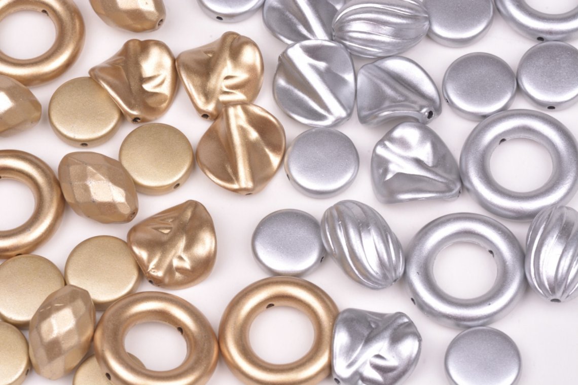 Korálky 714 plastové mix druhů