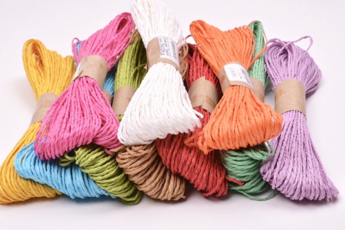 Spletená šnůrka z RAFFI šíře 2mm svazek 30m