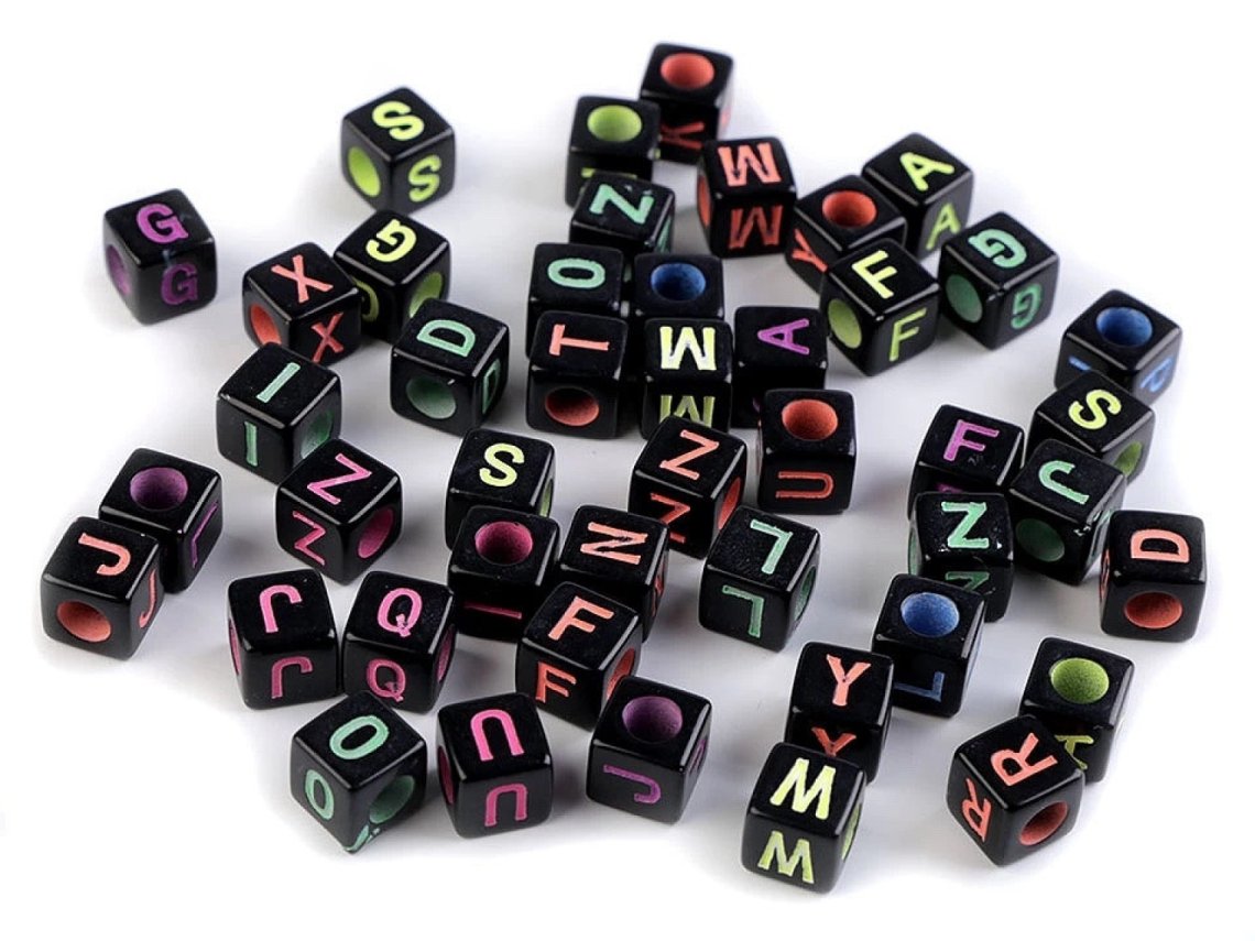 Korálky s písmenky + gumička