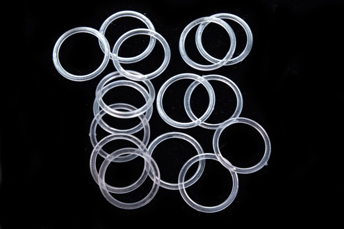 Ramínkový kroužek plastový 16mm čirý